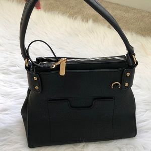 Gussachi black handbag